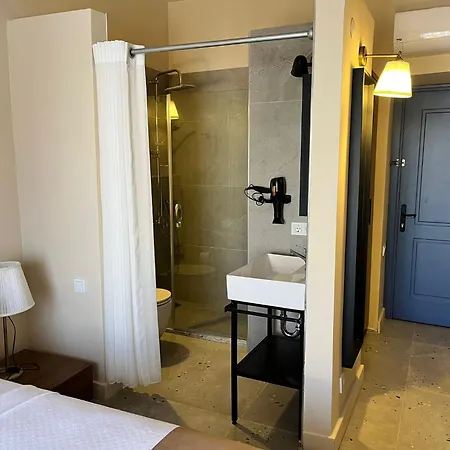 Ramiz Alacati Hotel *
