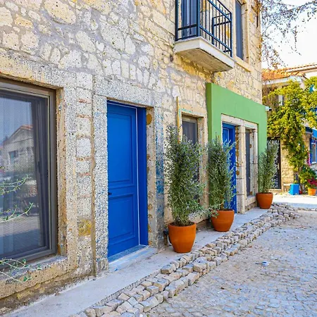 Ramiz Alacati Otel *